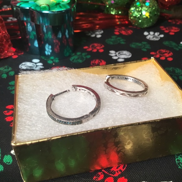 Beautiful Sterling Silver & Blue Diamond Earrings - Picture 4 of 5